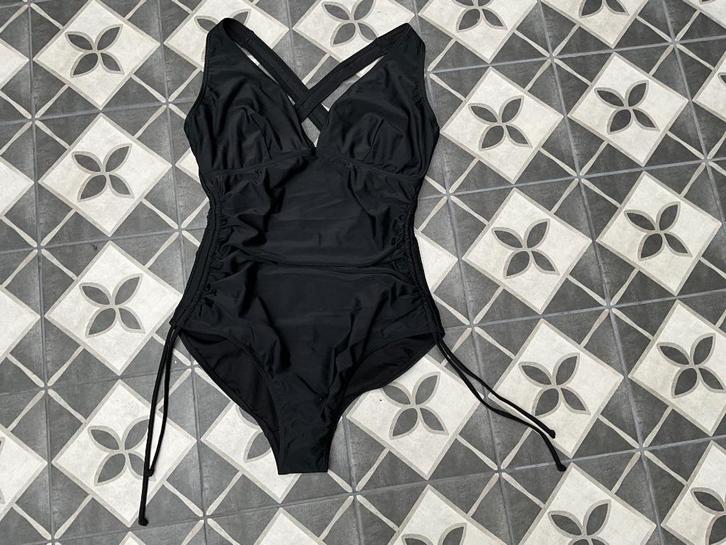 Dames badpak van het merk BEACHWAVE. maat 50F, Kleding | Dames, Badmode en Zwemkleding, Nieuw, Badpak, Zwart, Ophalen of Verzenden