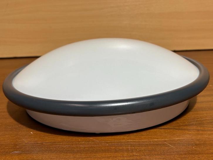Plafonnière rond wit melkglas 29.5 cm, Huis en Inrichting, Lampen | Plafondlampen, Zo goed als nieuw, Glas, Metaal, Ophalen of Verzenden