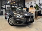 BMW 2-serie Active Tourer 218i Dealer onderhouden Garantie S, Auto's, BMW, Voorwielaandrijving, Gebruikt, Zwart, Origineel Nederlands