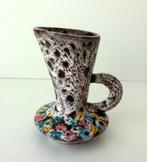 Keramiek vaas met oor bruin met motieven Vallauris 3538-k, Antiek en Kunst, Ophalen of Verzenden