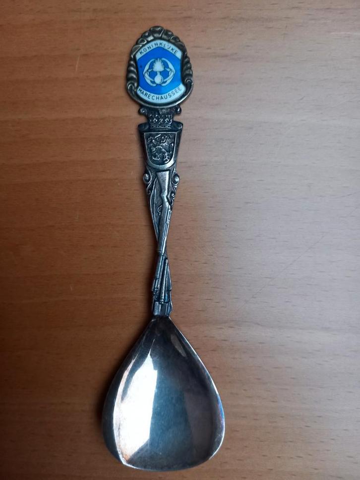 Fraaie suikerlepel met embleem Koninklijke Marechausse, Antiek en Kunst, Antiek | Bestek, Ophalen of Verzenden