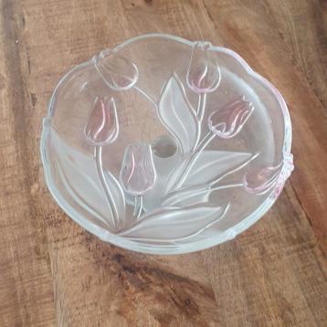 Glazen bonbonschaaltje op voet met tulpen - 18 cm 