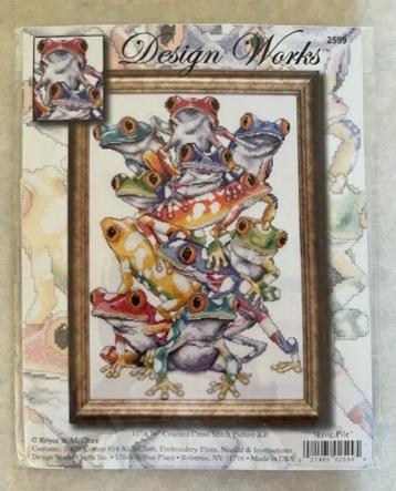 Borduurpakket "Frog Pile" 2599 beschikbaar voor biedingen