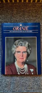 3 boeken koningshuis oranje drakensteyn, Verzamelen, Koninklijk Huis en Royalty, Ophalen of Verzenden, Gebruikt, Nederland, Tijdschrift of Boek
