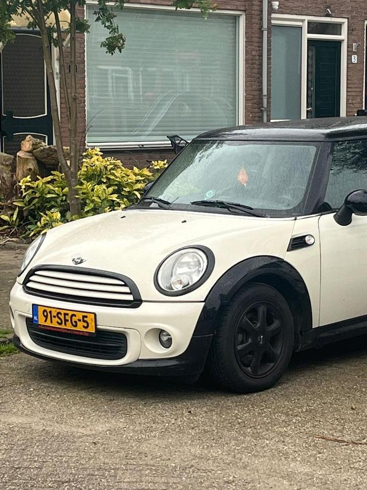 Mini (r56) 1.6 75pk 2011 Wit Business Line, Auto's, Mini, Particulier, One, Airbags, Airconditioning, Bluetooth, Centrale vergrendeling