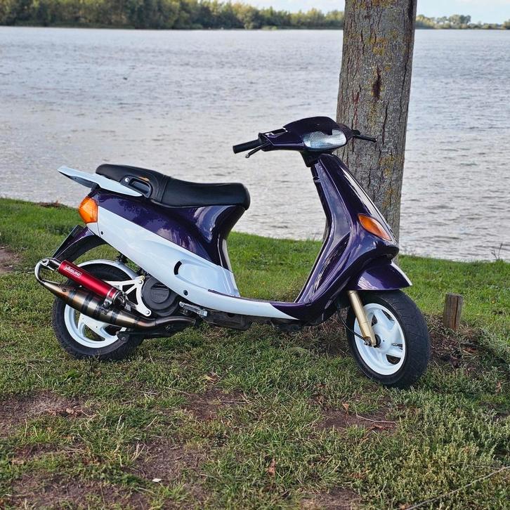 Nette zip 1995 type, Fietsen en Brommers, Scooters | Piaggio, Zo goed als nieuw, Zip, Benzine, Ophalen of Verzenden