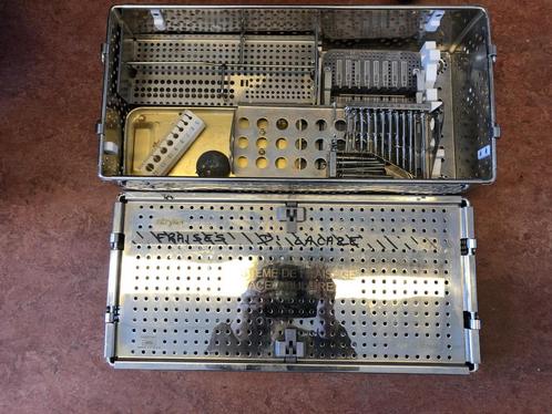 Stryker cassette met orthopedisch schroeven, platen, krammen, Diversen, Braces, Zo goed als nieuw, Ophalen of Verzenden