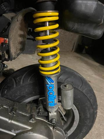 Piaggio/gilera schokbreker mer gastank beschikbaar voor biedingen