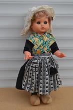 Wildebras popje met originele klederdracht kleding NR 8457, Verzamelen, Poppen, Ophalen of Verzenden, Zo goed als nieuw, Pop