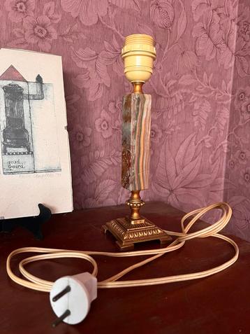 Mooie vintage voet voor tafellamp beschikbaar voor biedingen
