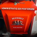 Geheel gerestaureerde brievenbus van de ptt posterijen, Ophalen, IJzer