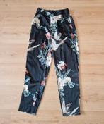 Zara basic broek vogels bloemen kraanvogels maat xs 34, Kleding | Dames, Zwart, Ophalen of Verzenden, Zo goed als nieuw, Maat 34 (XS) of kleiner