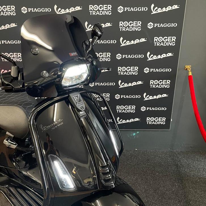 Vespa Sprint 50 4T E4 Glans zwart 2018 Level10 Black NIEUW!!, Motoren, Tuning en Styling, Ophalen