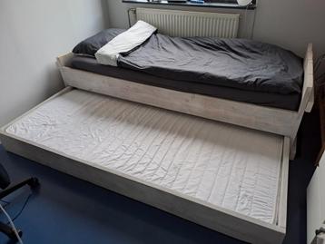 Bed beschikbaar voor biedingen