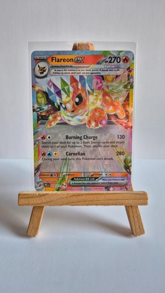 Flareon ex 14/131 Prismatic Evolutions, Hobby en Vrije tijd, Verzamelkaartspellen | Pokémon, Nieuw, Losse kaart, Foil, Verzenden