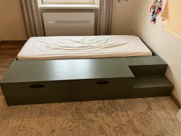 Groen bed VTWonen met matras 80x200 beschikbaar voor biedingen