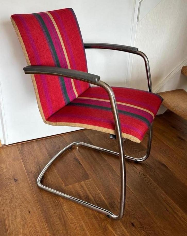 Leolux Freyr eetkamerstoelen set 4 stuks - stof, Antiek en Kunst, Antiek | Meubels | Stoelen en Banken, Ophalen