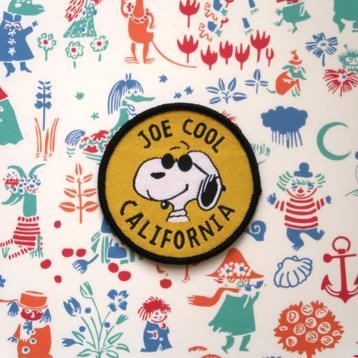 Snoopy Peanuts Joe Cool opnaai plaatje patch badge embleem 