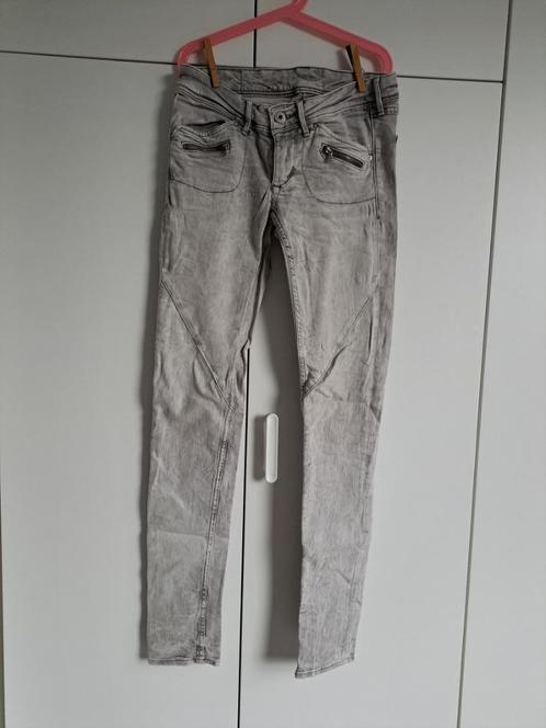 Super skinny super low waste H&M - maat xs s 27 32, Kleding | Dames, Spijkerbroeken en Jeans, Gedragen, W27 (confectie 34) of kleiner