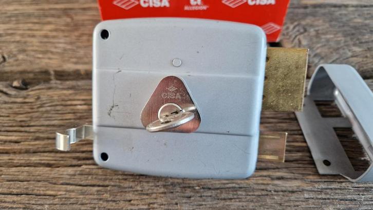 Cisa oplegslot 50421 rechts met 3 originele sleutels, Doe-het-zelf en Verbouw, Hang- en Sluitwerk, Gebruikt, Slot, Ophalen of Verzenden