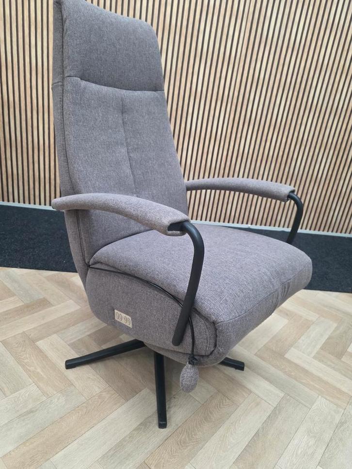 Prominent C100 Craft Relaxfauteuil - Lichtgrijs, Draaivoet, Huis en Inrichting, Fauteuils, Zo goed als nieuw, Metaal, Stof, 50 tot 75 cm