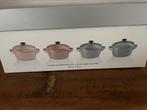 Le creuset ovenschaaltjes 4 x nieuw, Huis en Inrichting, Keuken | Potten en Pannen, Ophalen of Verzenden, Zo goed als nieuw, Gietijzer