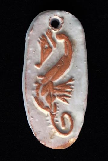 Vintage zeepaardje keramische hanger mid century beschikbaar voor biedingen