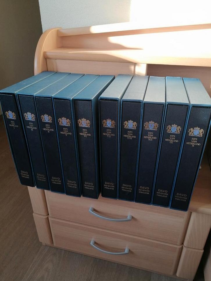 10 Mooie Davo postzegel mapjes albums met cassette, Postzegels en Munten, Postzegels | Volle albums en Verzamelingen, Nederland