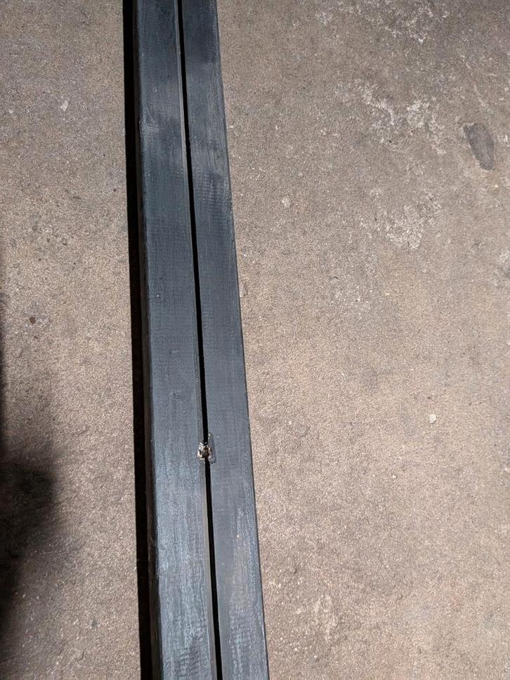 35 houten palen 2,15 m + prikkabel., Doe-het-zelf en Verbouw, Plinten en Afwerking, Gebruikt, Overige typen, Overige materialen