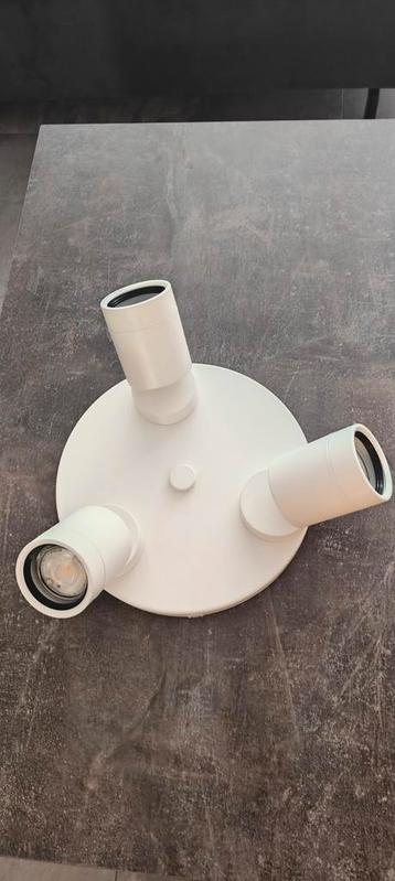 Plafond lamp met 3 LED spots.  beschikbaar voor biedingen