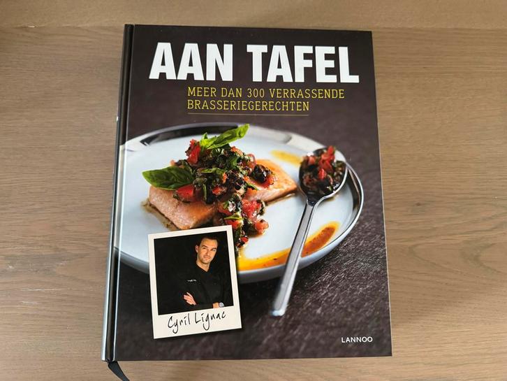 AAN TAFEL - Cyril Lignac Kookboek, Boeken, Kookboeken, Zo goed als nieuw, Voorgerechten en Soepen, Frankrijk, Gezond koken, Ophalen of Verzenden