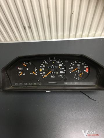 Mercedes W124  1994     Benzine      124 542 6669   Km Telle beschikbaar voor biedingen