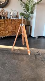 Mooie Staande Lamp met Houten Tripod, Huis en Inrichting, Ophalen, Zo goed als nieuw, Hout, 150 tot 200 cm