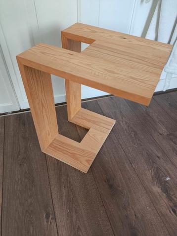 Houten Bijzet/overzettafel - Uniek Design beschikbaar voor biedingen