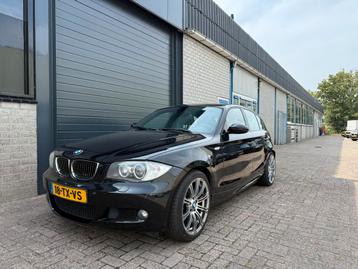 BMW 1-Serie 3.0 130I M-pakket AUT 2006 Zwart beschikbaar voor biedingen