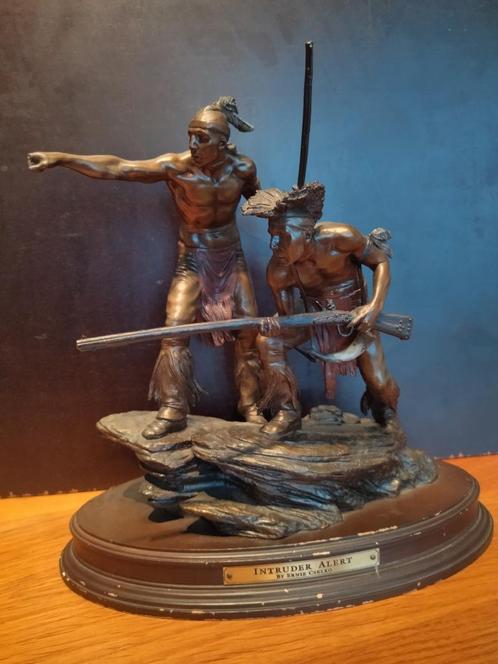 Bronze sculpture indians - intruder alert - ernie cselko, Antiek en Kunst, Antiek | Koper en Brons, Brons, Ophalen of Verzenden