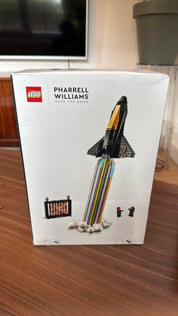 Pharrell Williams Over The Moon LEGO beschikbaar voor biedingen