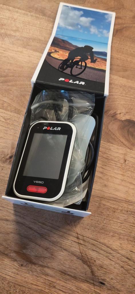 Polar V650 Fietscomputer - GPS, Hartslag, Cadans, Fietsen en Brommers, Fietsaccessoires | Fietscomputers, Zo goed als nieuw, Cadanssensor