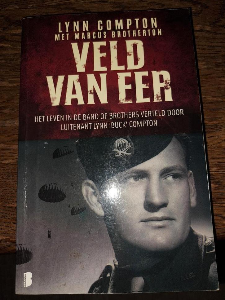 Lynn Compton - Veld van eer, Boeken, Overige Boeken, Zo goed als nieuw, Ophalen of Verzenden