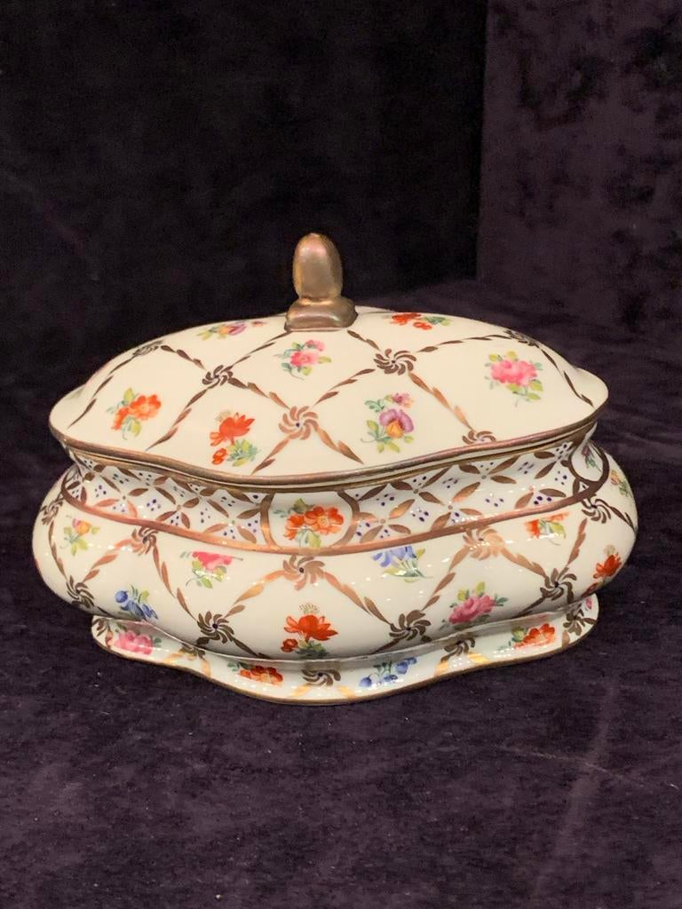 Dresden Porseleinen  Suikerdoos 14/10 cm  met Bloemmotief, Antiek en Kunst, Antiek | Porselein, Ophalen of Verzenden