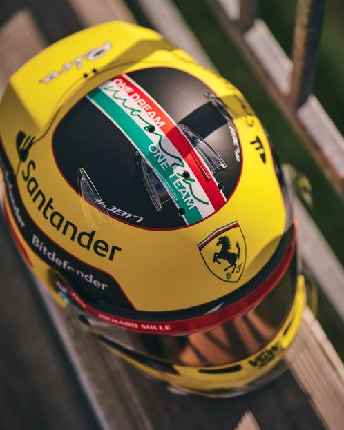 Charles Leclerc 2023 Monza helm upgraded, Verzamelen, Automerken, Motoren en Formule 1, Nieuw, Formule 1, Verzenden