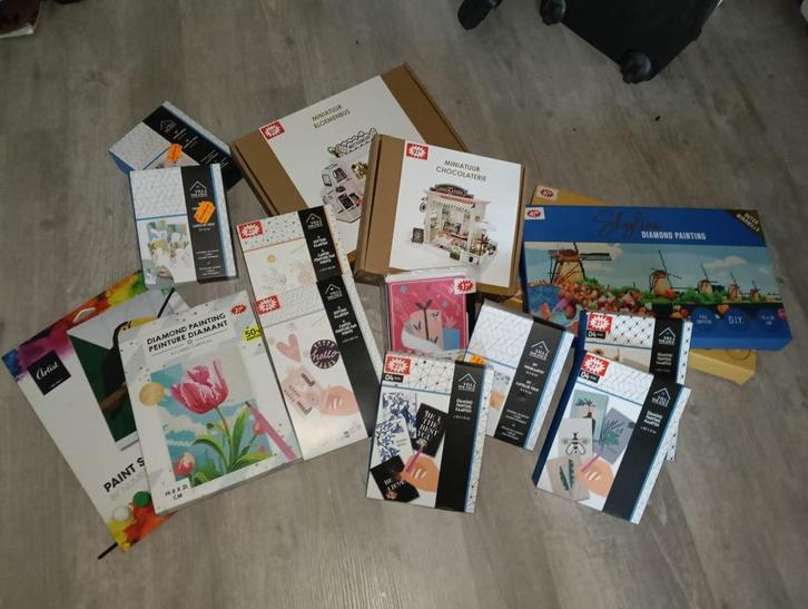 Diverse doe-het-zelf kits / knutselpakketten, 15 stuks, Hobby en Vrije tijd, Knutselen, Nieuw, Knutselwerk, Ophalen of Verzenden