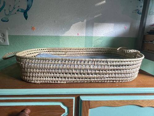Stylynn rieten verschoonmand + matras & 4 hoezen, Kinderen en Baby's, Badjes en Verzorging, Zo goed als nieuw, Aankleedkussen