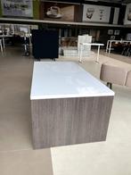 Bureau | Wit glanzend blad met Hout look onderstel | DEMO, Ophalen, Zo goed als nieuw, Bureau