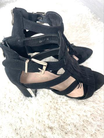Sandalen met hak maat 38 beschikbaar voor biedingen