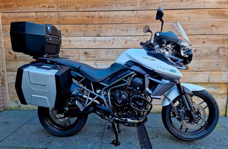 Zeer complete TRIUMPH TIGER 800 XRX 2016, Motoren, Motoren | Triumph, Bedrijf, Overig, meer dan 35 kW, 3 cilinders, Motorrijbewijs A
