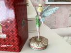 Disney traditions tinkerbell met doos en tag, Verzamelen, Ophalen, Zo goed als nieuw, Beeldje of Figuurtje