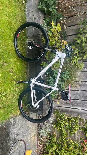Mountainbike giant beschikbaar voor biedingen