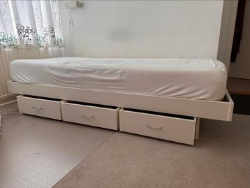 Eénpersoonbed 90x200 met 3 lades (excl matras) beschikbaar voor biedingen