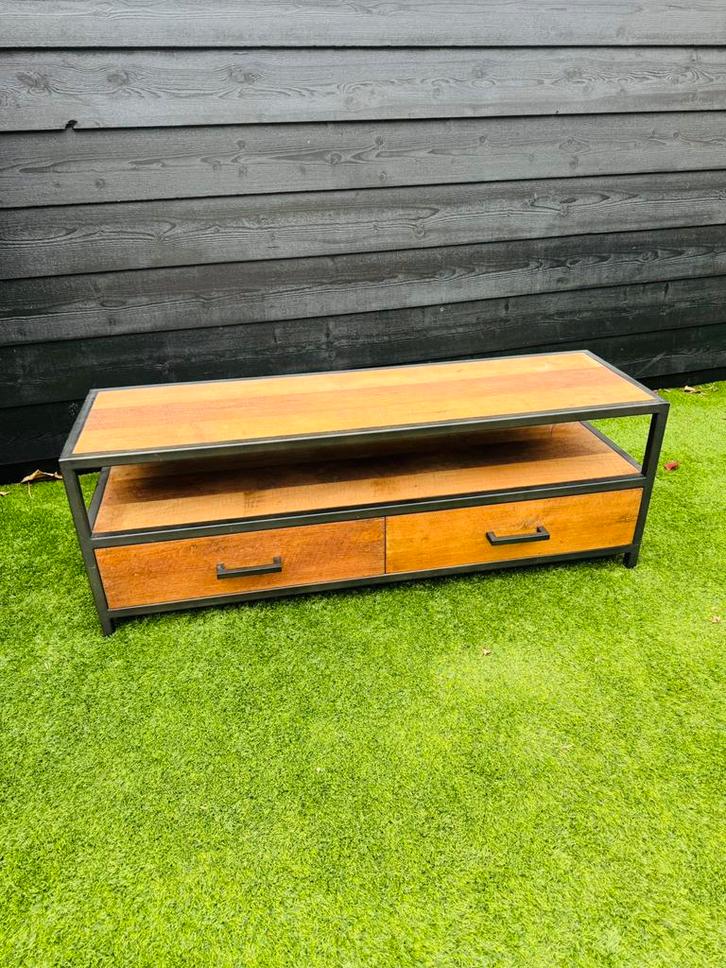Tv meubel 130cm  - hout met zwart metaal - nieuwstaat, Huis en Inrichting, Kasten | Televisiemeubels, Zo goed als nieuw, Minder dan 100 cm